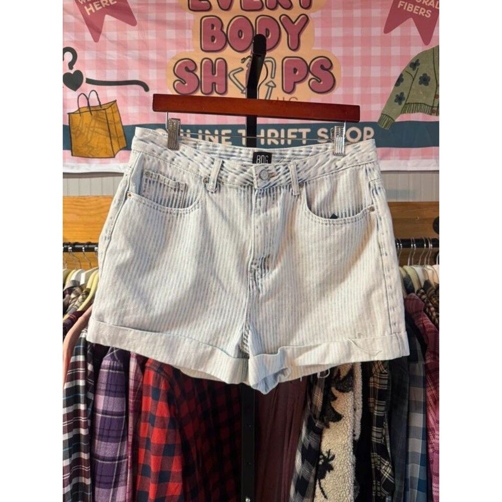 BDG high rise mom short size 32
